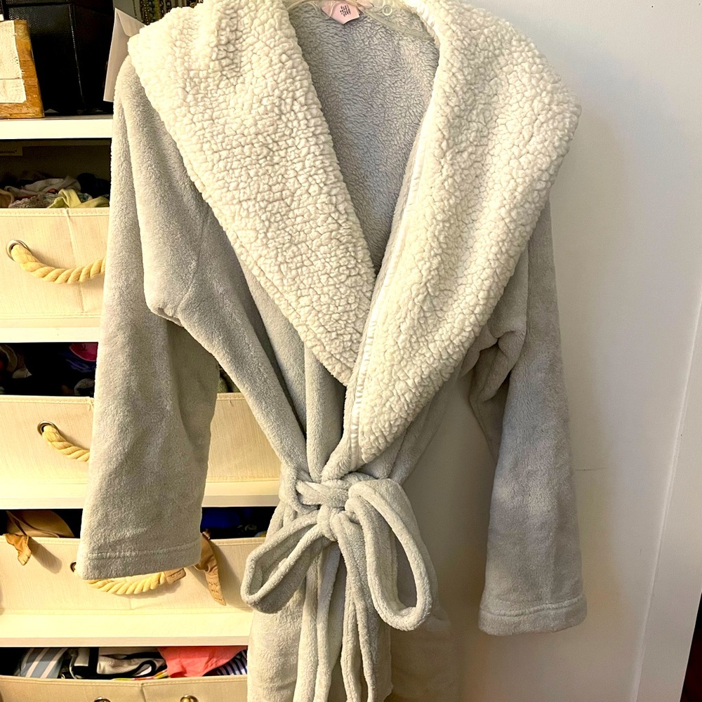 🌟NWOT Victoria’s Secret Plush Robe🌟
